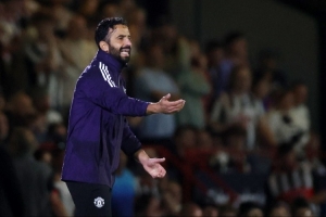 评论员：阿莫林的话是在主动求下课，既然坚持体系就得踢出稳定性